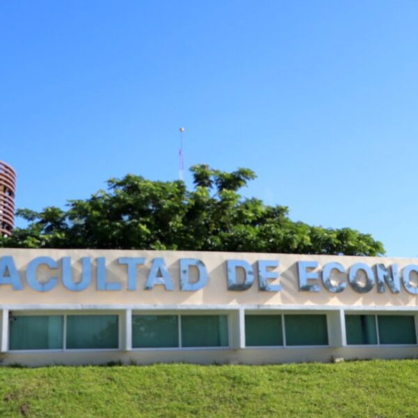 Maestro de la UADY que obligaba a sus alumnos a leer la biblia, ya ha sido sancionado