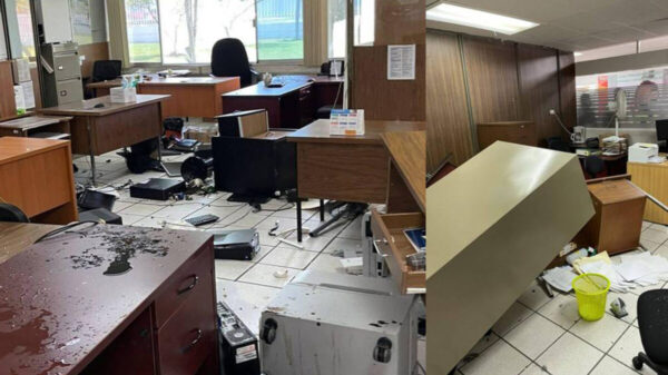 Vandalizan normalista de Michoacán oficina de SEE