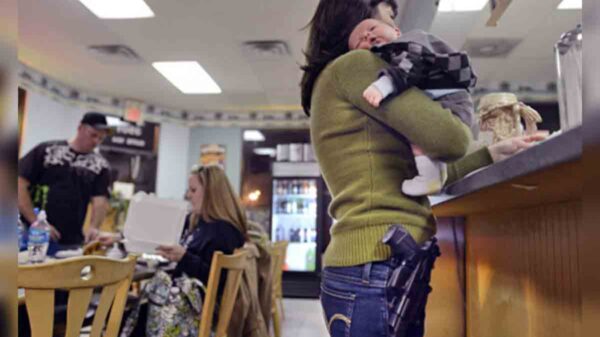 Podrán texanos portar libremente pistolas y revólveres