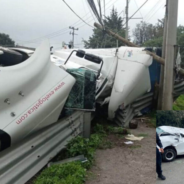 Vuelca tráiler y cae sobre combi en el Edomex; un muerto y 11 heridos