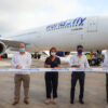 Reciben autoridades nuevo vuelo de Madrid a Cancún
