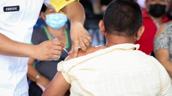 Cancún: Suspenden jornada de vacunación por las condiciones climáticas.