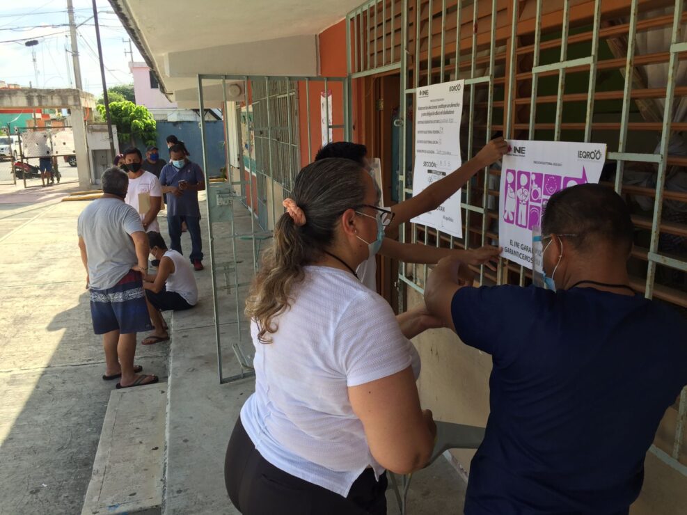 Sólo el 12 por ciento de las casillas logran abrir a la hora; tan solo en Cancún son 1086 casillas instaladas.