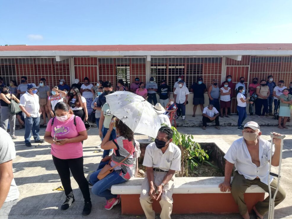 En Kantunilkín ciudadanos ya emiten sus votos; en la cabecera municipal se instalaron 40 casillas.