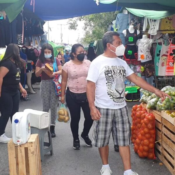 Disminuyen las ventas en los tianguis de Cancún.