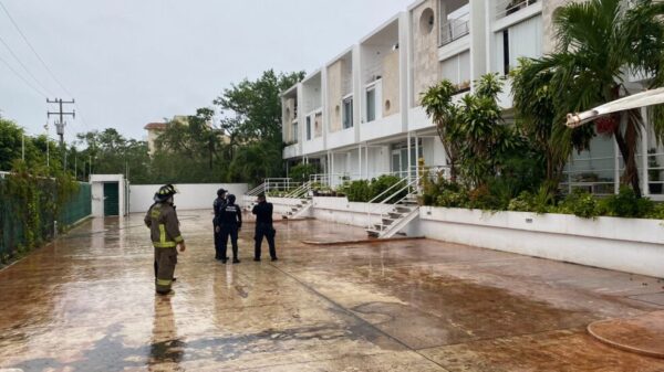 Flamazo en un boiler en condominios de la Nichupté.