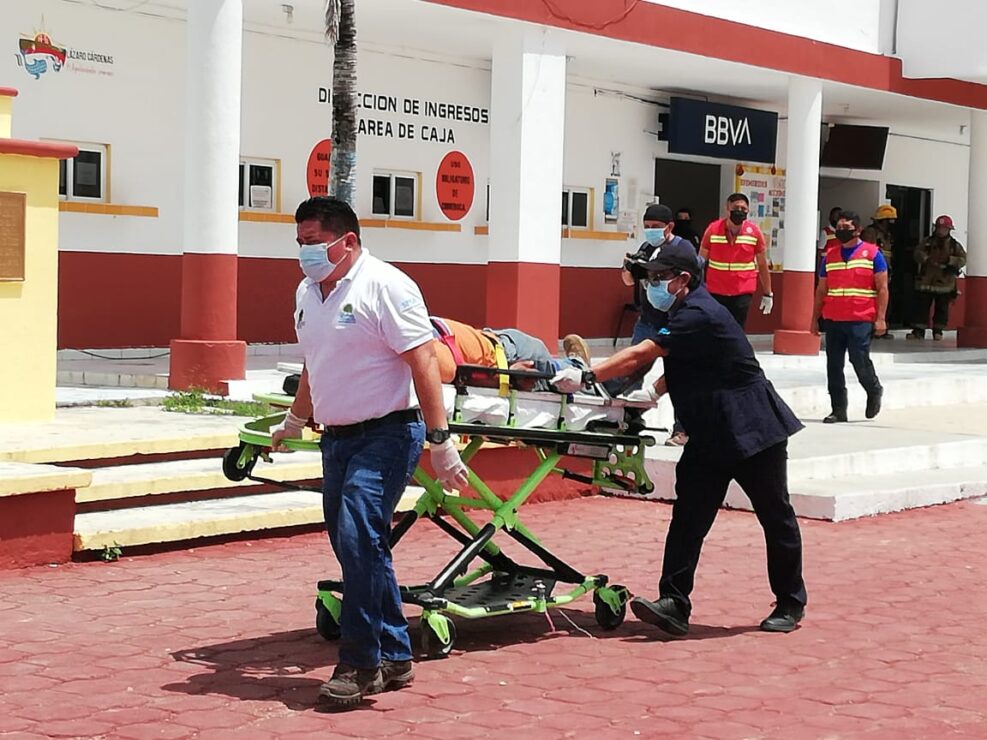 Kantunilkín: Realizan simulacro de incendio en el Palacio Municipal; el ejercicio tiene el objetivo de fomentar la protección civil.