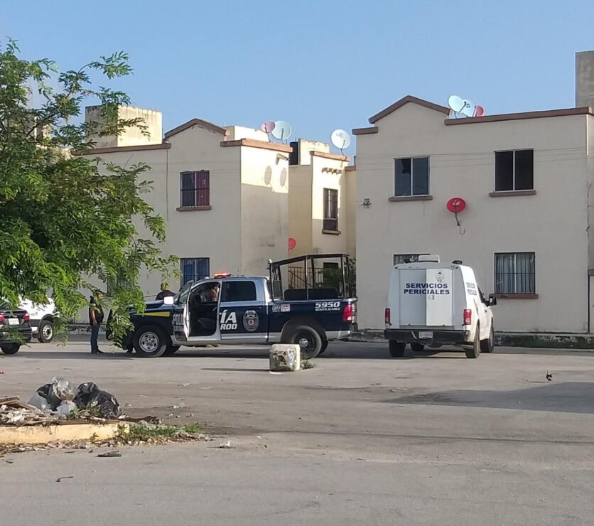 Cancún: Hallan cuerpo descuartizado en estacionamiento de Villas Otoch Paraíso; se trata de los restos de un hombre como de 30 años robusto.