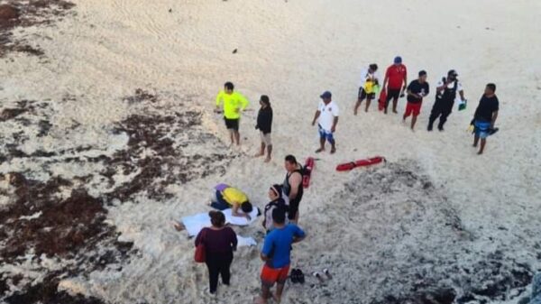 Recala cuerpo de adolescente ahogado en playa Gaviotas Azul de Cancún (VIDEO).