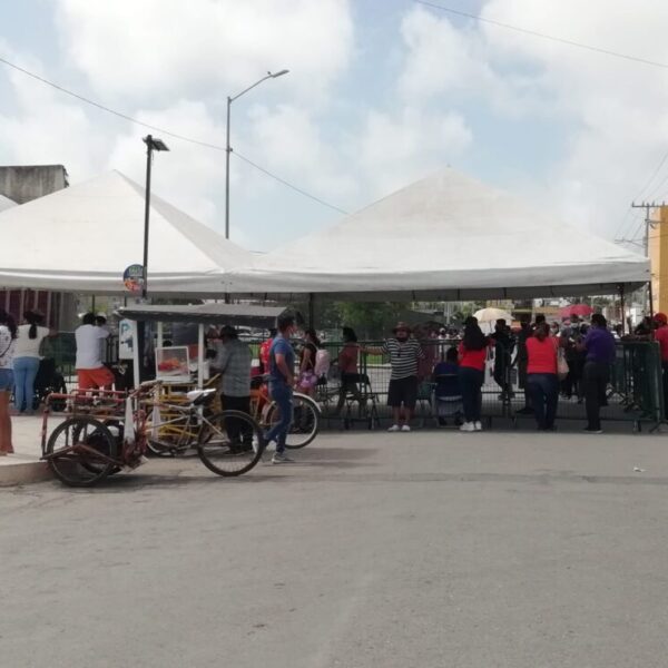 Inicia en Cancún la jornada de vacunación a personas de 30 a 39 años.