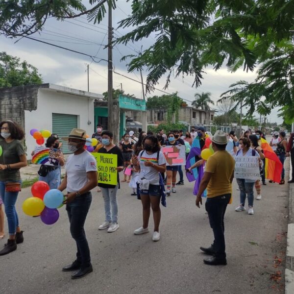 Realizan marcha por el Día de la Diversidad Sexual en Felipe Carrillo Puerto.