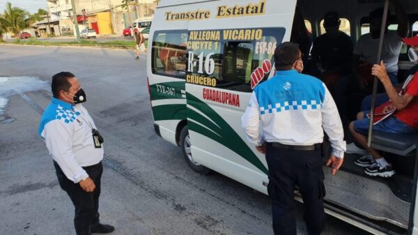 Van 42 unidades de transporte detenidas por exceso de pasaje.