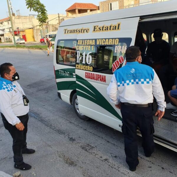 Van 42 unidades de transporte detenidas por exceso de pasaje.