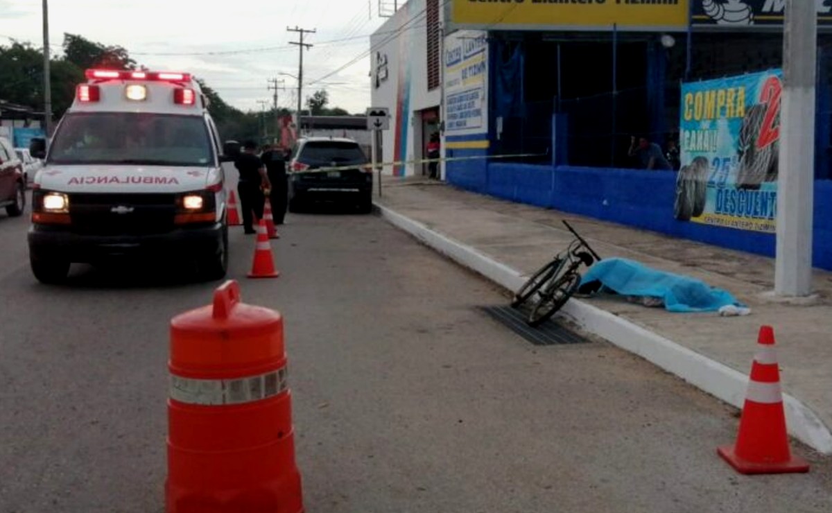 Muere persona de la tercera edad mientras manejaba su bicicleta en Tizimín