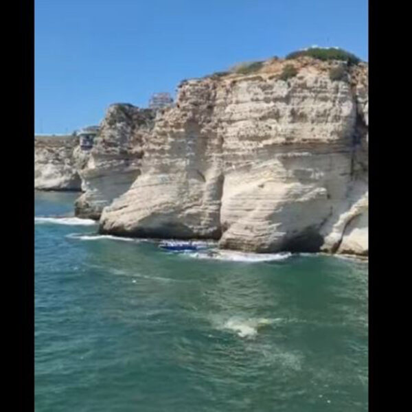 Luego de caer desde una altura de 36 metros del acantilado de Rouche Rocks, en Beirut, Líbano, un hombre murió