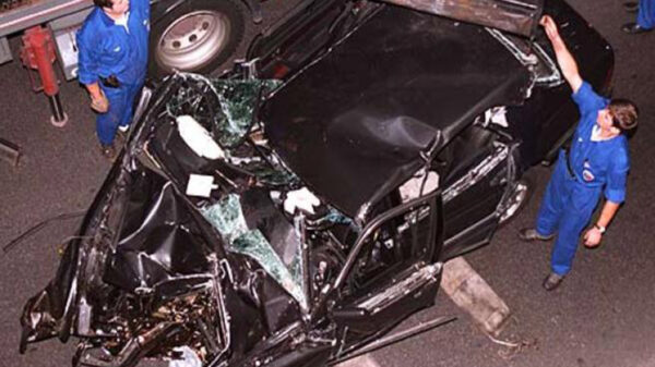 La teoría conspirativa sobre la muerte de la princesa Diana ante el fatídico accidente de coche tomaron fuerza en el año 2004