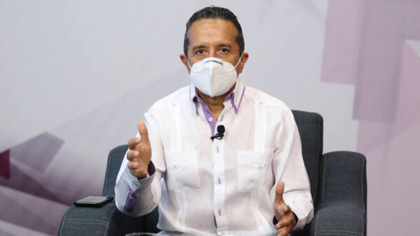 Debemos reducir el índice de contagios por covid-19 para salir del semáforo naranja