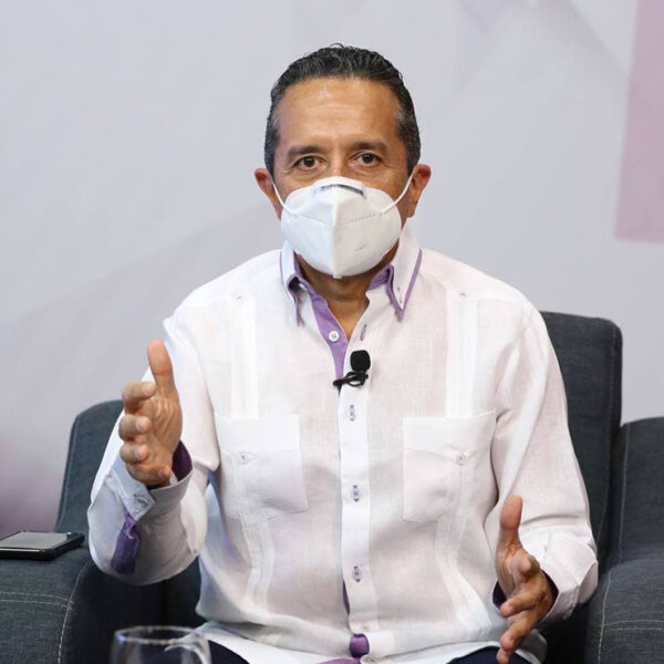 Debemos reducir el índice de contagios por covid-19 para salir del semáforo naranja