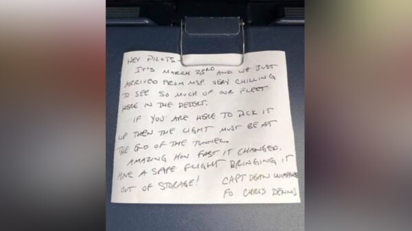 Una cápsula del tiempo sobre la pandemia fue encontrada por los tripulantes de un Airbus A321 de la aerolínea estadounidense Delta Airlines