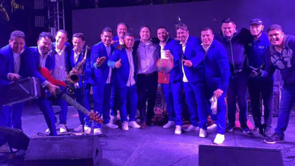 Gran Palomazo entre Julión Álvarez y Tropicalísimo Apache