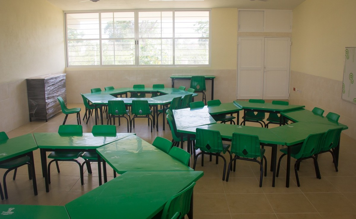 Inician trabajos de mantenimiento y construcción de 50 aulas para este regreso a clases en Yucatán