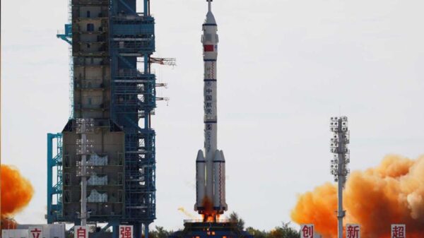 Cohete chino despega con destino a la nueva estación espacial