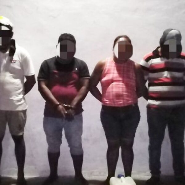 Policía detiene a tres hombres y una mujer por agarrarse a golpes en calles de Progreso