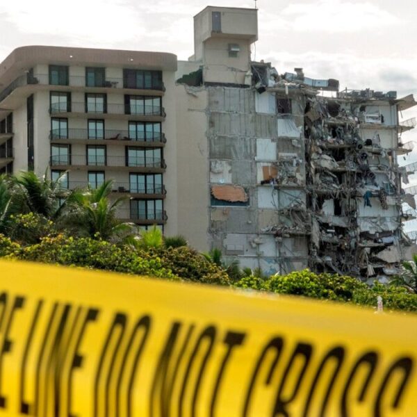 No hay reporte de mexicanos víctimas de derrumbe en edificio de Miami.