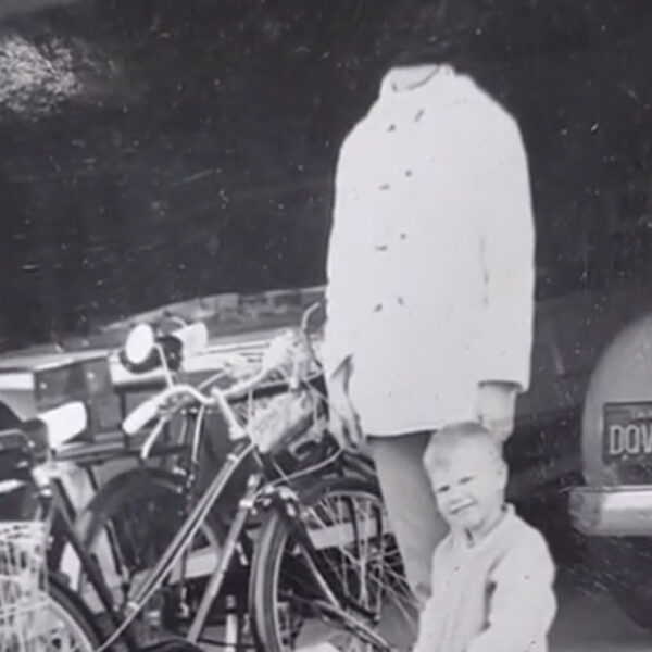 Las casas antiguas pueden ocultar vicios en sus estructuras o problemas con la electricidad e incluso hasta una habitación secreta