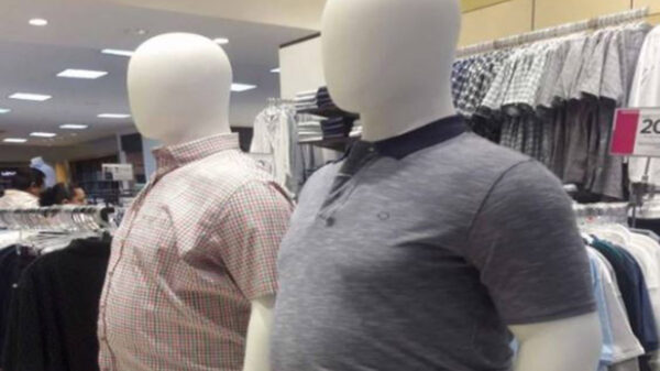 En redes sociales se popularizan las fotografías del llamado maniquí realista con el cual se rompe con los estereotipos de la figura perfecta