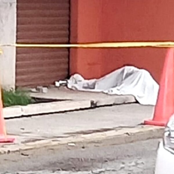 Hallan el cuerpo sin vida de un hombre sobre las calles del Centro de Mérida