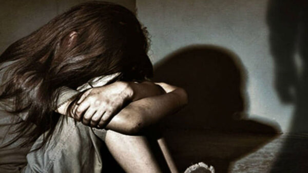 Condenan a hombre que violó a su hija y tuvo hijos con ella