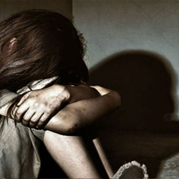 Condenan a hombre que violó a su hija y tuvo hijos con ella