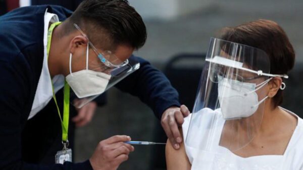 Nuevo León: 117 personas vacunadas contra el Covid-19 dieron positivo