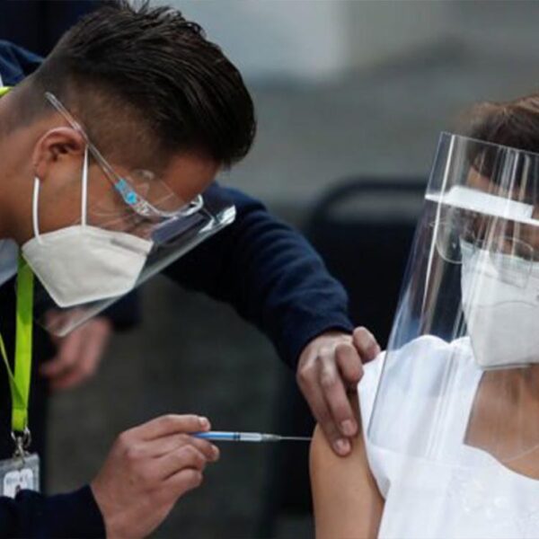 Nuevo León: 117 personas vacunadas contra el Covid-19 dieron positivo