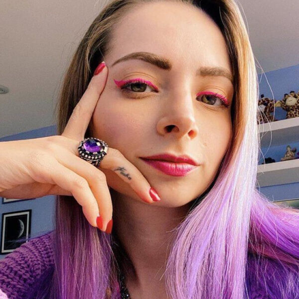 Durante un operativo realizado esta noche detuvieron a la youtuber YosStop por posesión de pornografía infantil