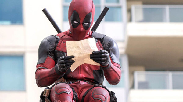 ‘Deadpool’, acaricia a Marvel Studios, promociona junto a ‘Korg’ película de Ryan Reynolds
