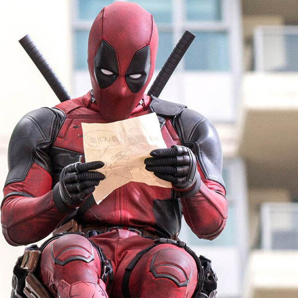 ‘Deadpool’, acaricia a Marvel Studios, promociona junto a ‘Korg’ película de Ryan Reynolds