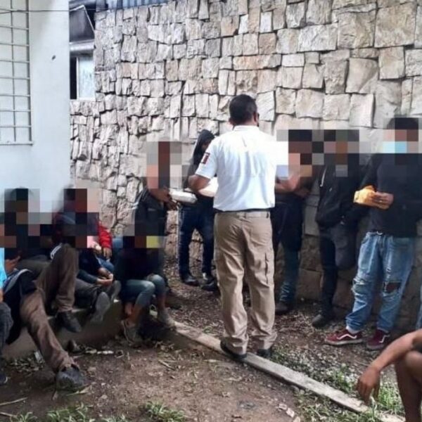 Rescatan a 178 migrantes en Las Choapas, Veracruz.