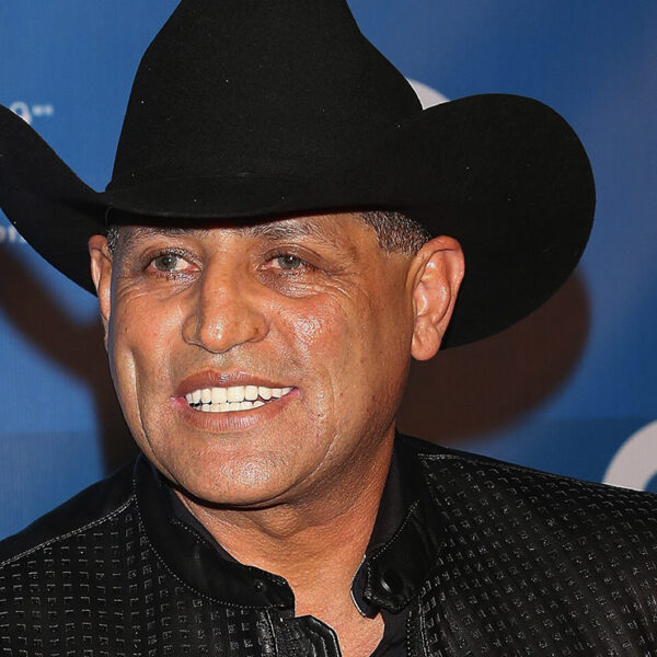 Pancho Barraza y su staff sufren aparatoso accidente en carretera de Nayarit