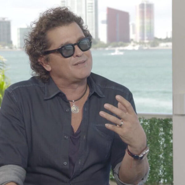 Carlos Vives deja en la calle a su madre tras quitarle casa y comercio