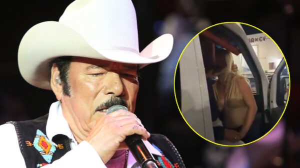 Lalo Mora besa y manosea a fans, las redes explotan contra su comportamiento  