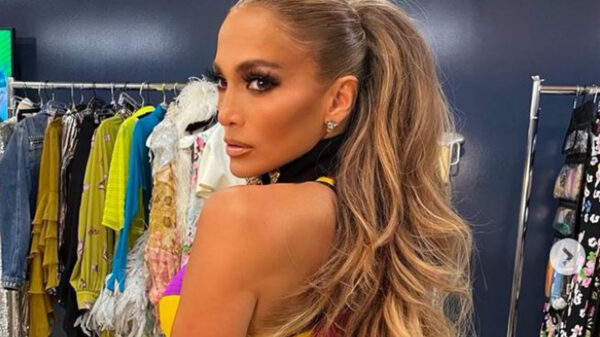 Jennifer Lopez confirma con tremendo beso relación con Ben Affleck