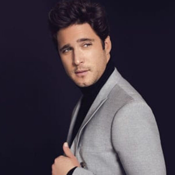 Diego Boneta impresiona a sus fans con su abdomen marcado