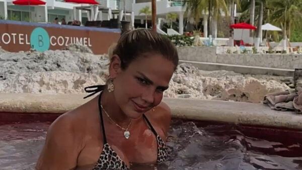 Niurka da catedra de su belleza desde Cozumel