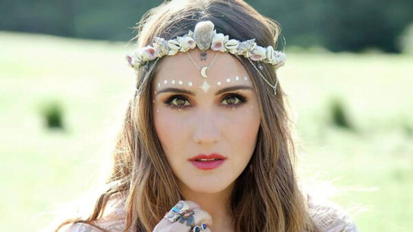 Dulce María lanzó la casa por la ventana al celebrar el bautizo de su hija