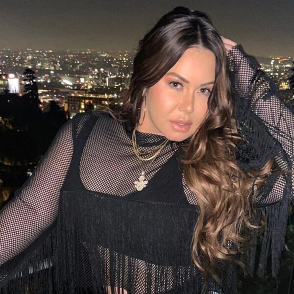 ‘Chiquis’ muestra imagen en la que muestra que su madre Jenni Rivera esta viva