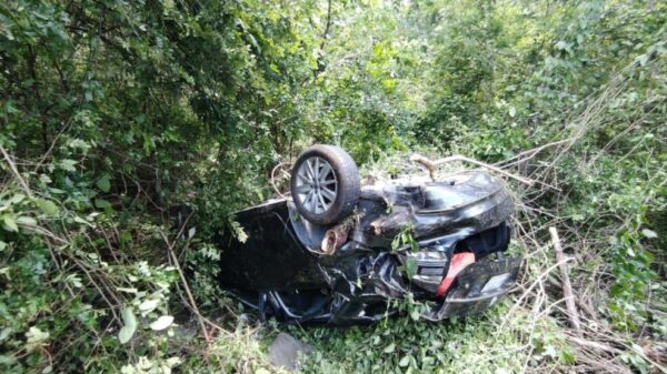 Vuelca vehículo en el tramo Libre Unión-Holcá; una persona lesionada