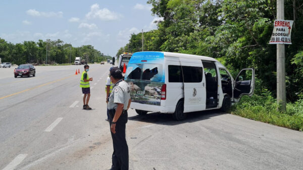 Accidente en libramiento Mérida-Cancún-Huayacán deja tres lesionados