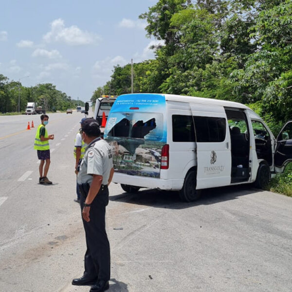 Accidente en libramiento Mérida-Cancún-Huayacán deja tres lesionados